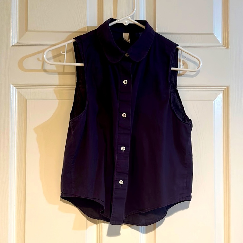 American apparel sleeveless top with pearlescent buttons